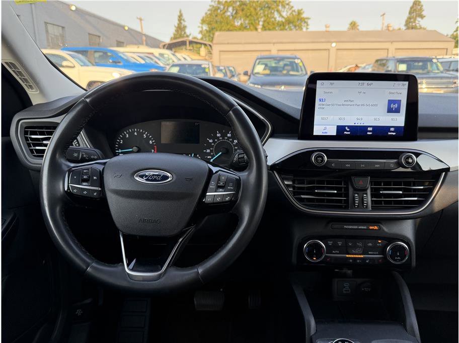 Used 2022 Ford Escape SEL image 19