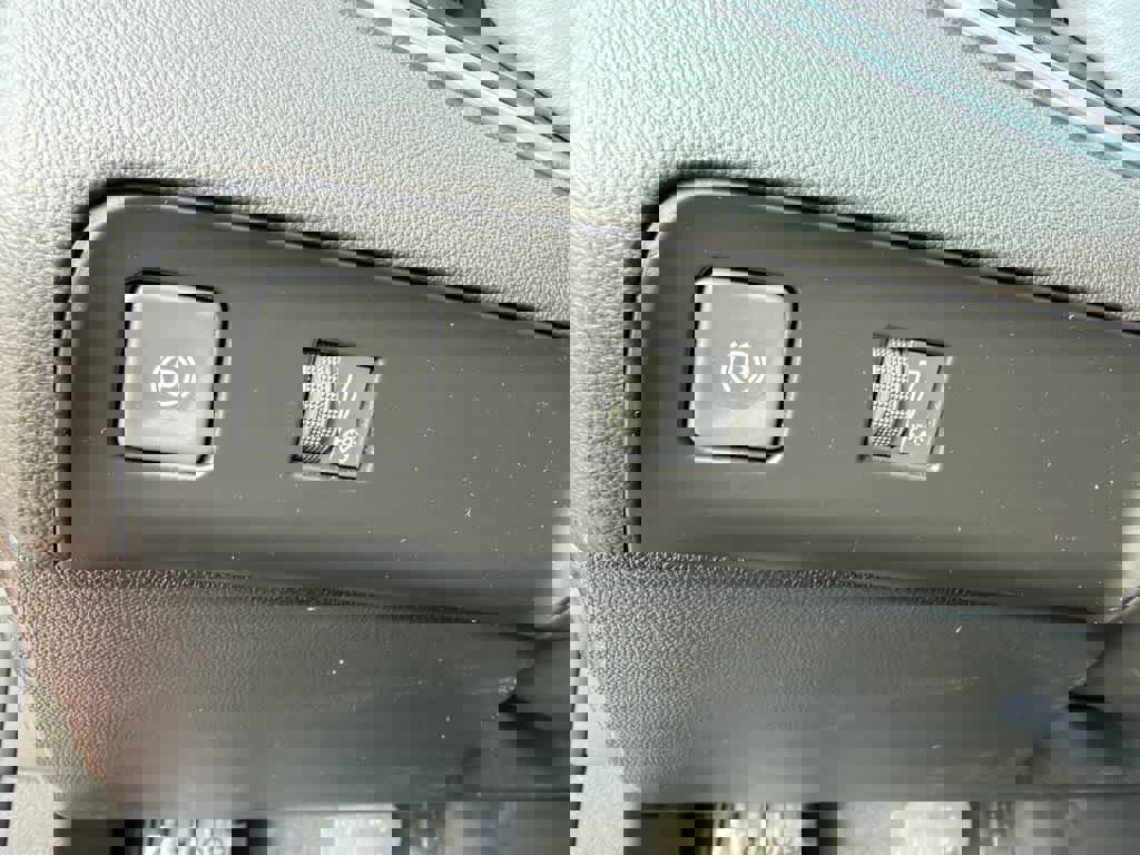 Used 2023 Buick Enclave Essence w/ Experience Buick Package image 34