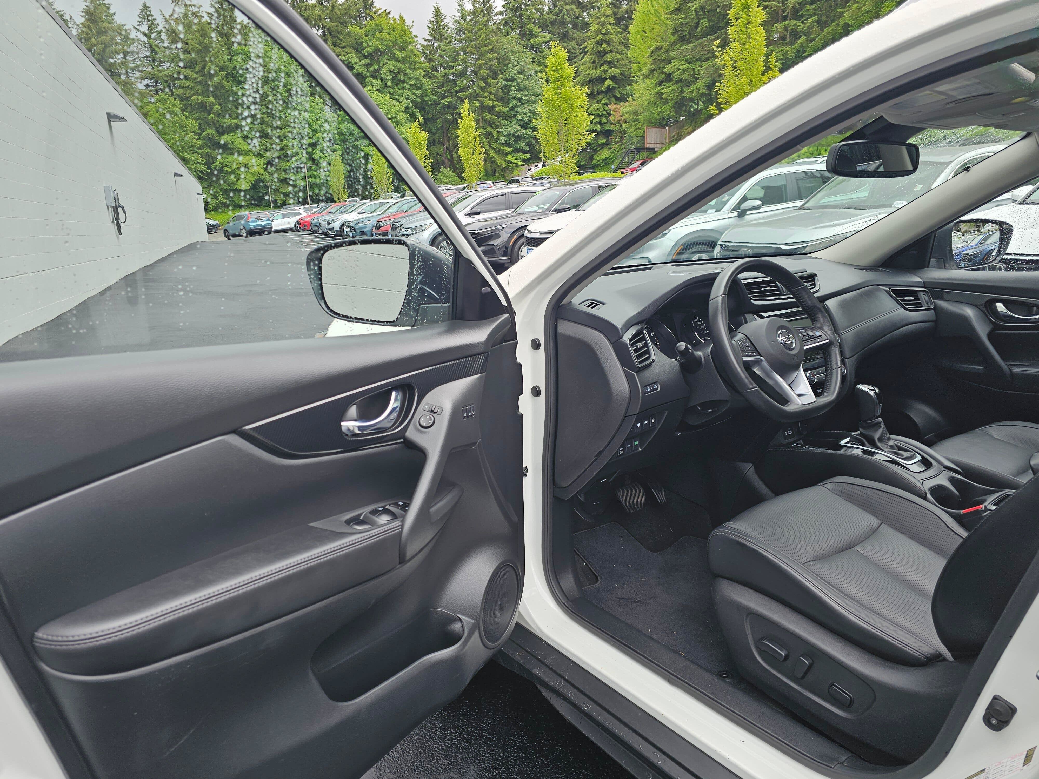 Used 2018 Nissan Rogue SL AWD/4WD image 21