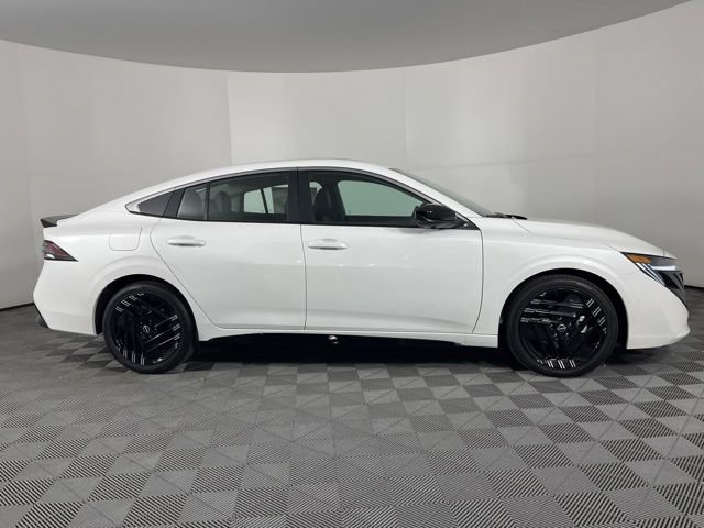 New 2026 Nissan Sentra SR w/ SR Premium Package FWD image 14