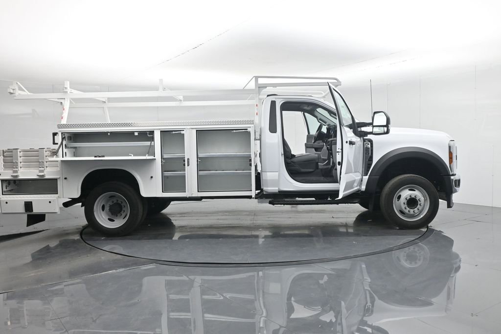 New 2025 Ford F550 2WD Regular Cab Super Duty image 4