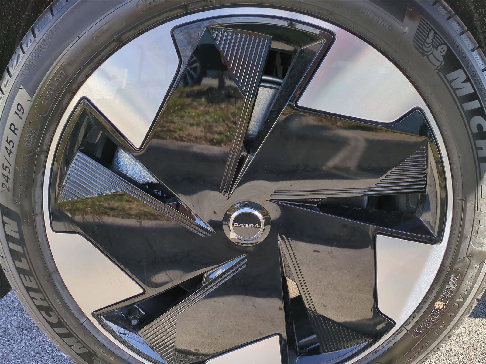 New 2026 Volvo EX30 Plus w/ Protection Package Premier image 21