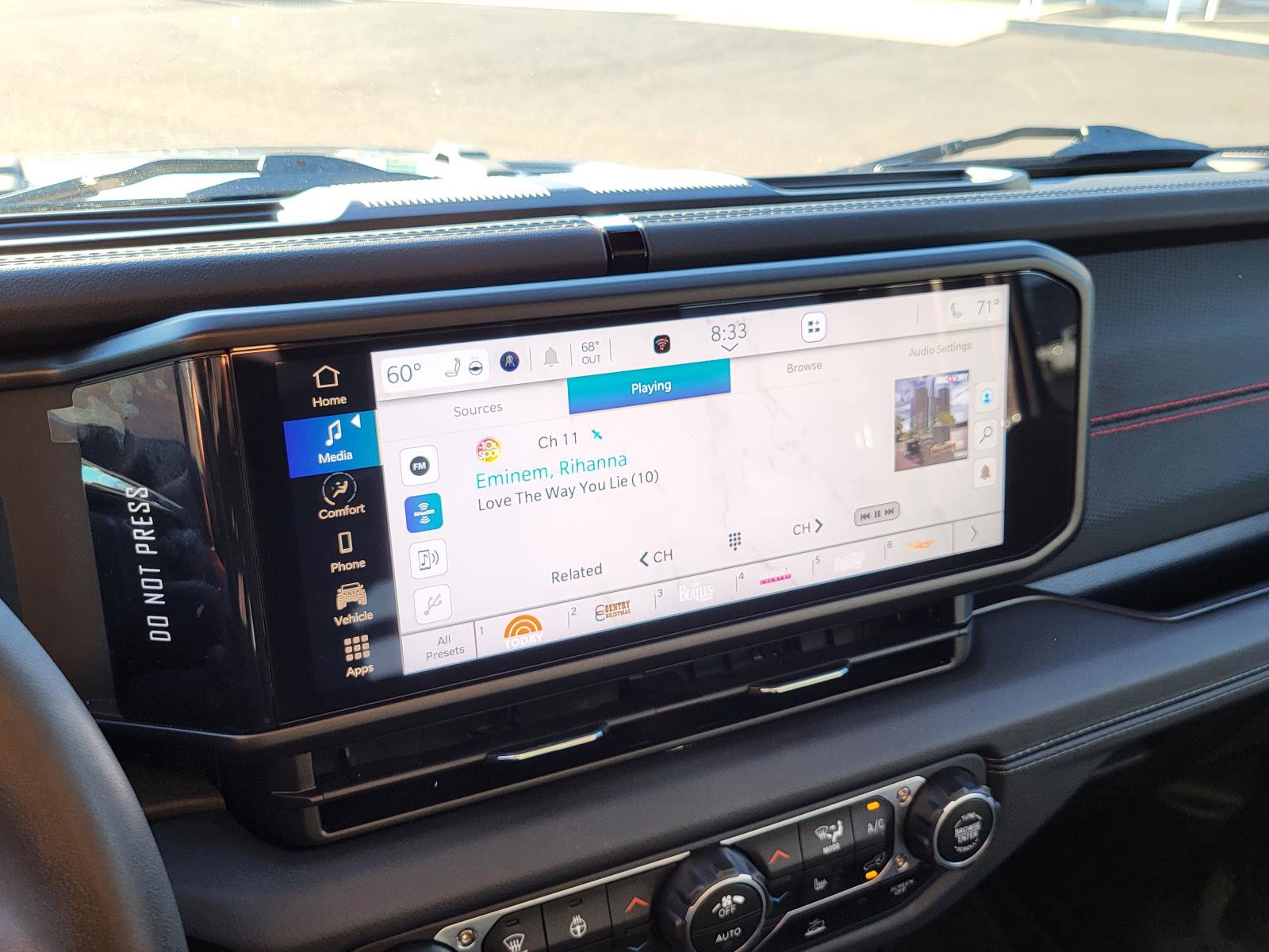 Used 2024 Jeep Wrangler Rubicon w/ Convenience Group image 25