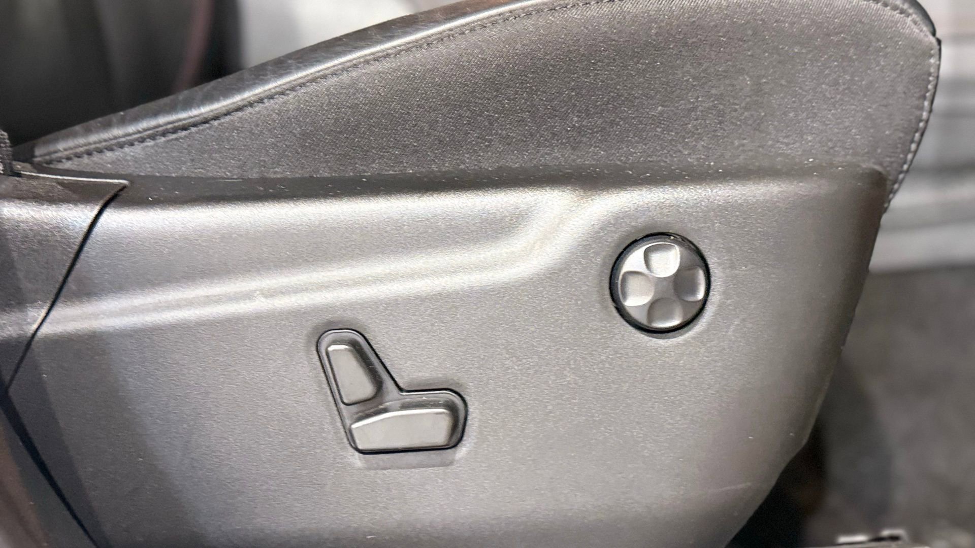 Used 2022 Dodge Durango R/T image 55