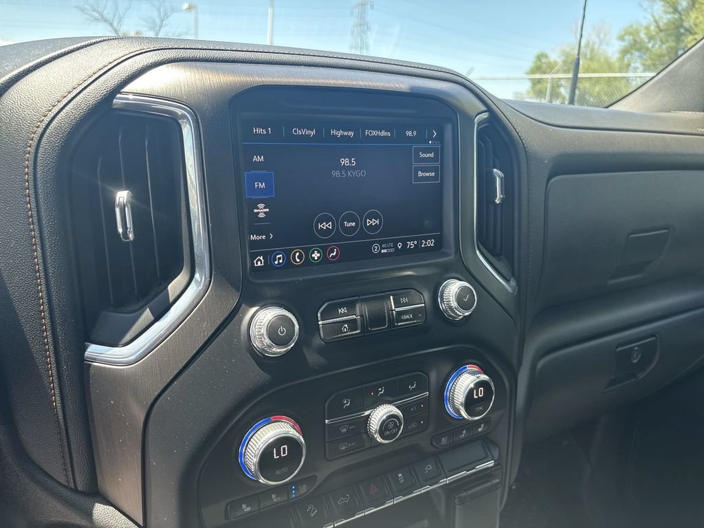 Certified 2022 GMC Sierra 2500 AT4 w/ Snow Plow Prep/Camper Package AWD/4WD image 17