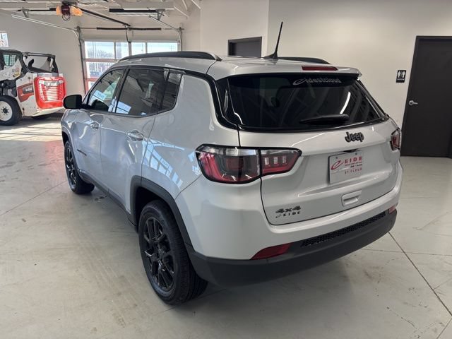 New 2026 Jeep Compass Latitude AWD/4WD image 5