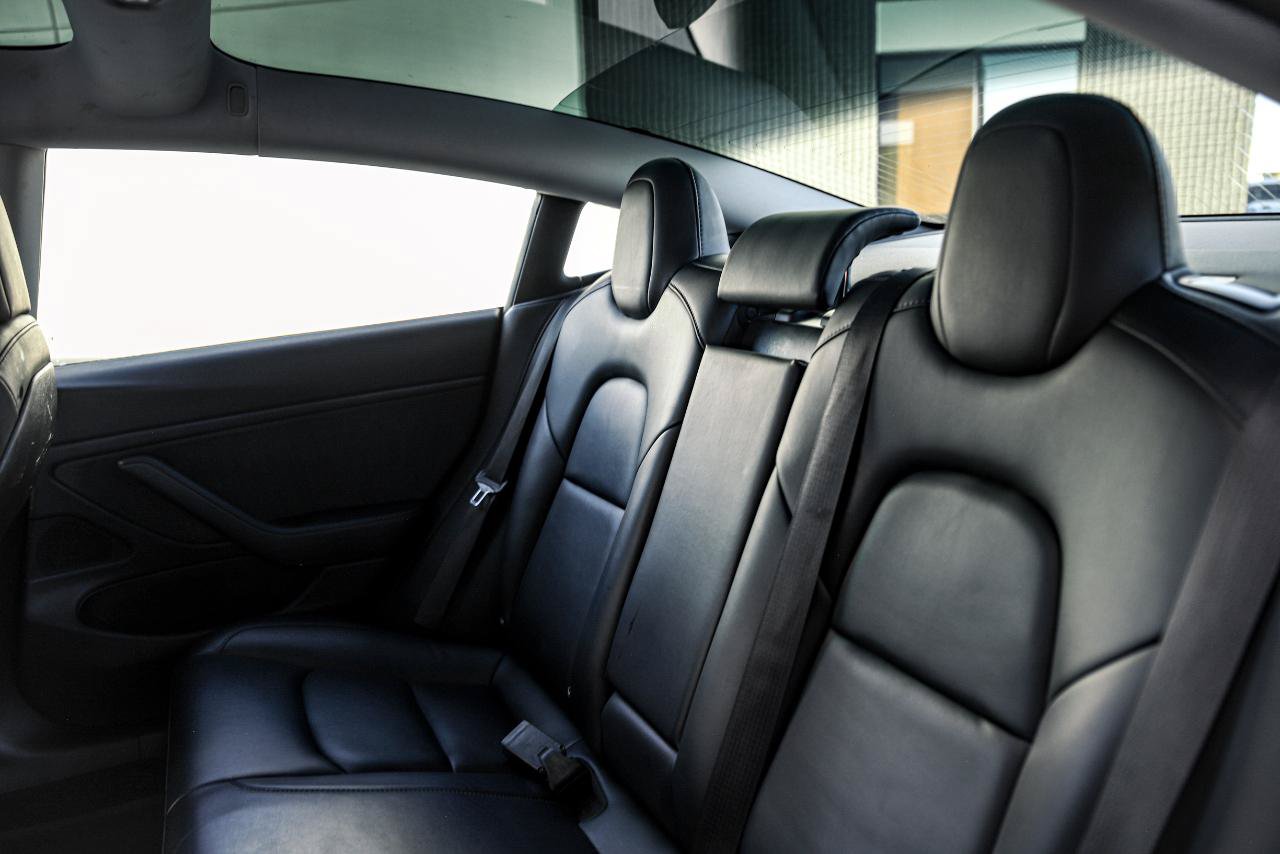 Used 2018 Tesla Model 3 Mid Range RWD image 35