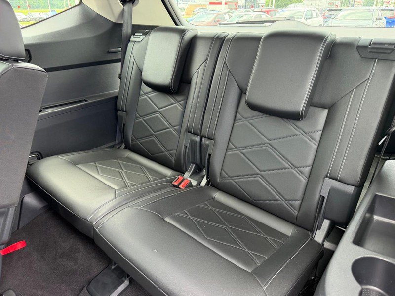 Used 2025 Volkswagen Atlas SE AWD/4WD image 9