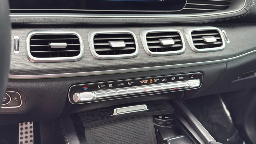 Used 2023 Mercedes-Benz GLS 450 4MATIC image 21