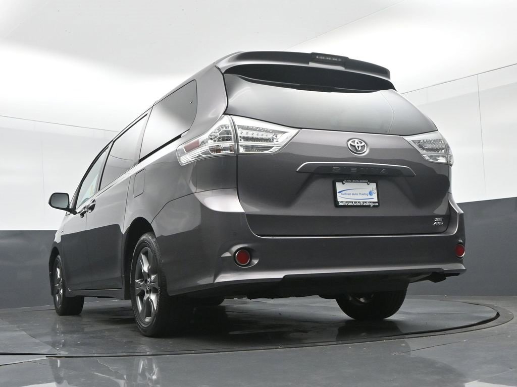 Used 2020 Toyota Sienna SE Premium image 69