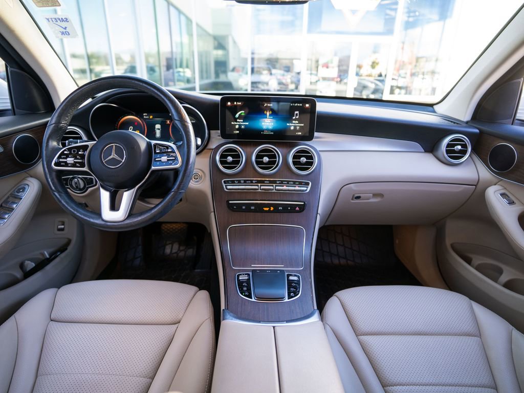 Used 2021 Mercedes-Benz GLC 300 4MATIC w/ Premium Package image 14