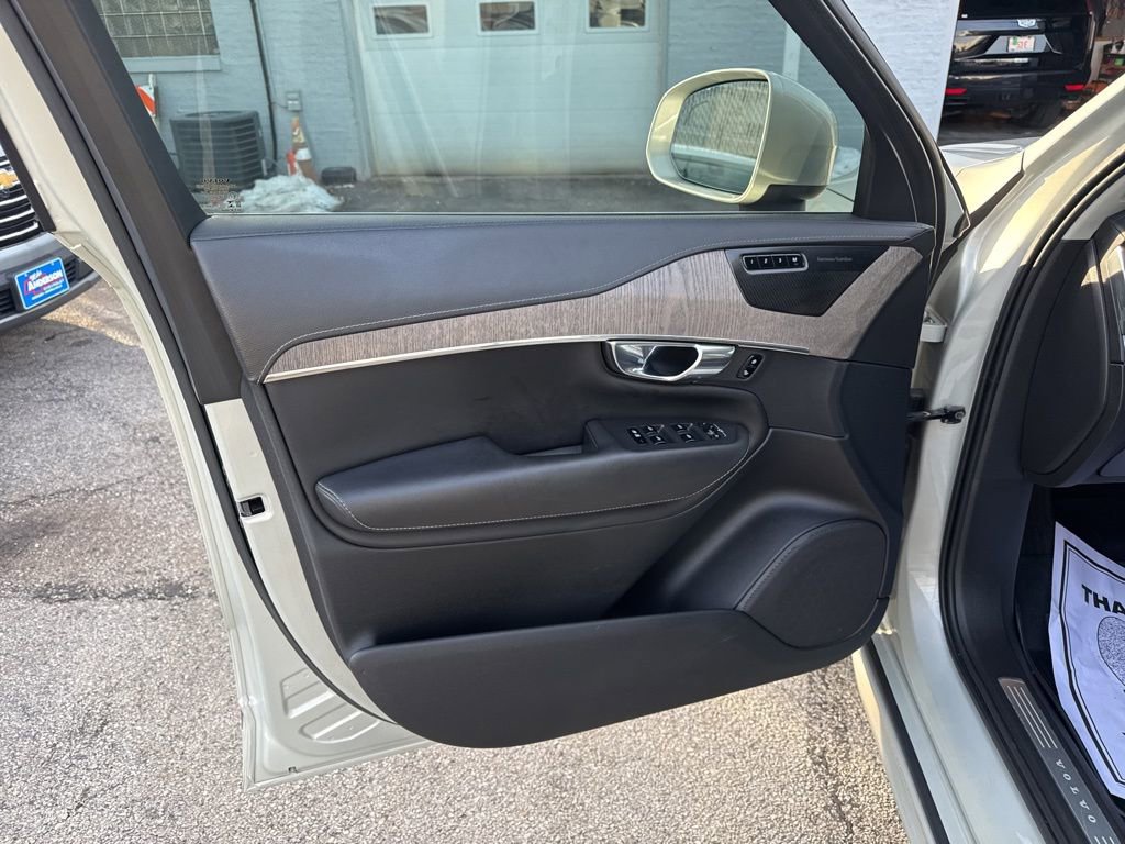 Used 2021 Volvo XC90 T6 Inscription w/ Protection Package Premier image 16