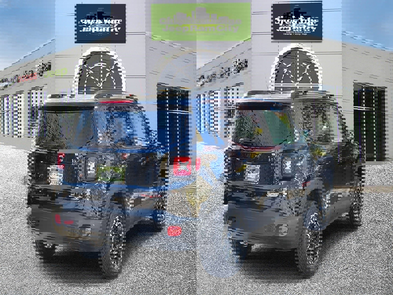 Used 2023 Jeep Renegade Trailhawk image 6