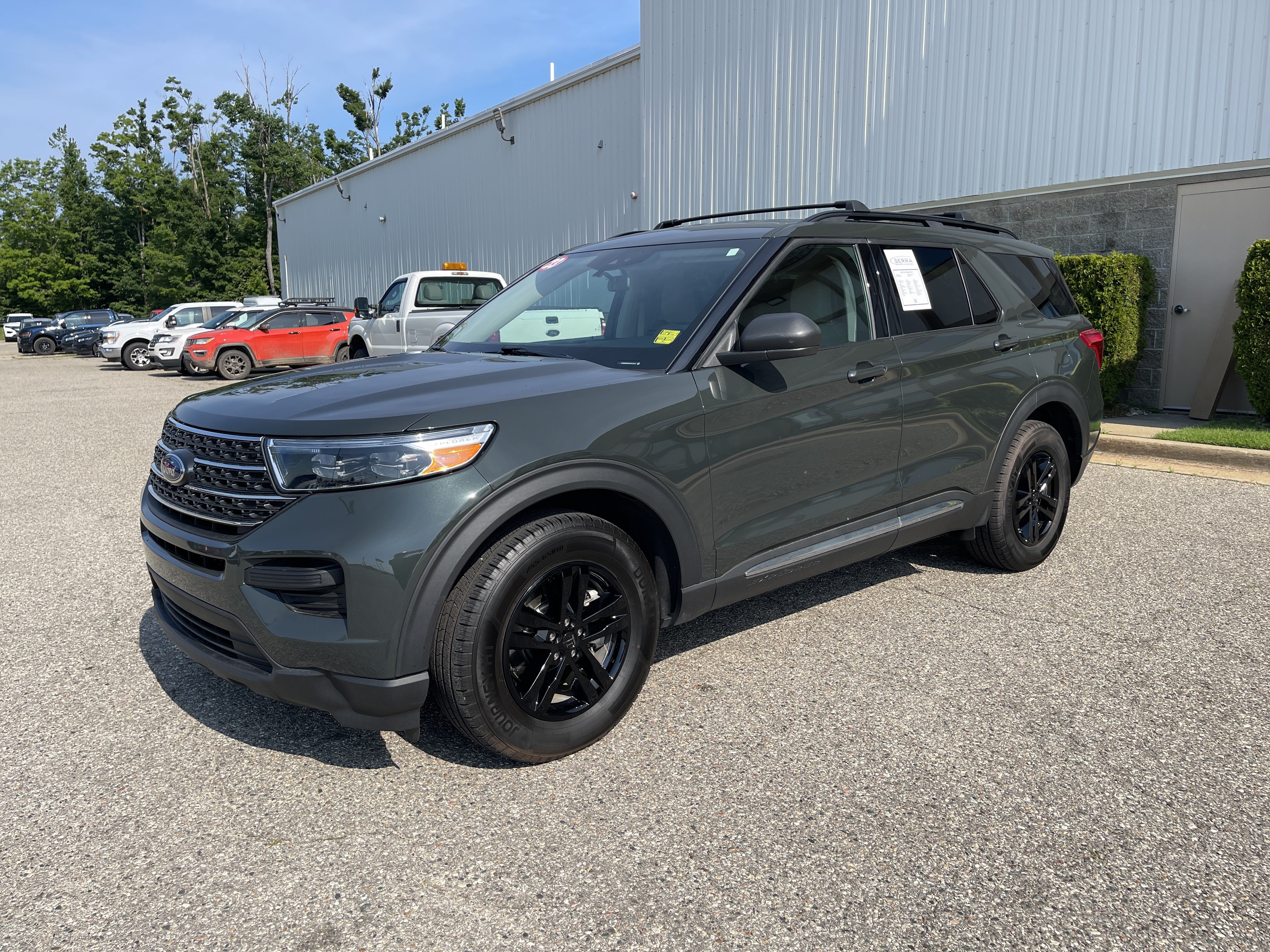Used 2023 Ford Explorer XLT AWD/4WD image 8