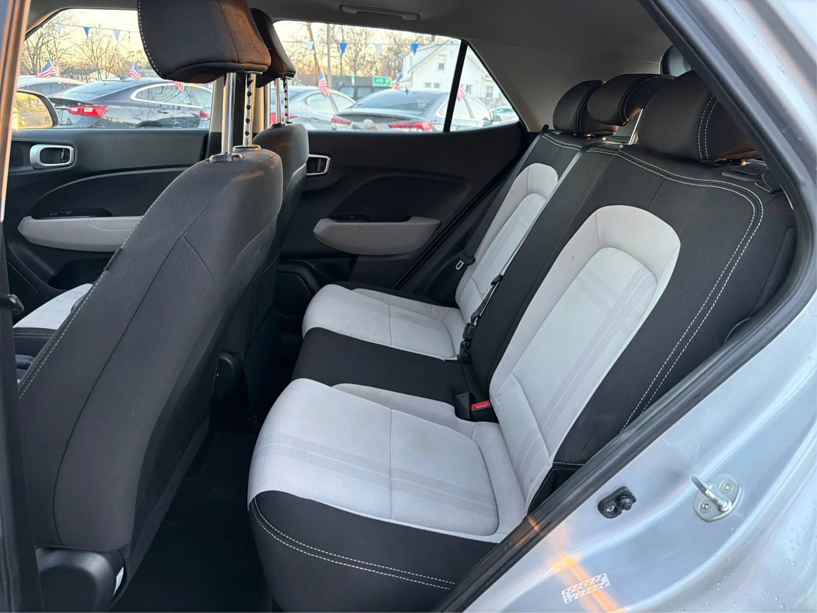 Used 2022 Hyundai Venue SEL image 10