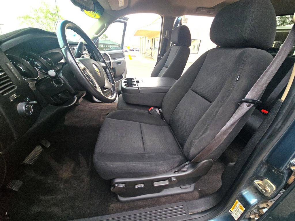 Used 2010 Chevrolet Silverado 1500 LT w/ Power Pack Plus image 9
