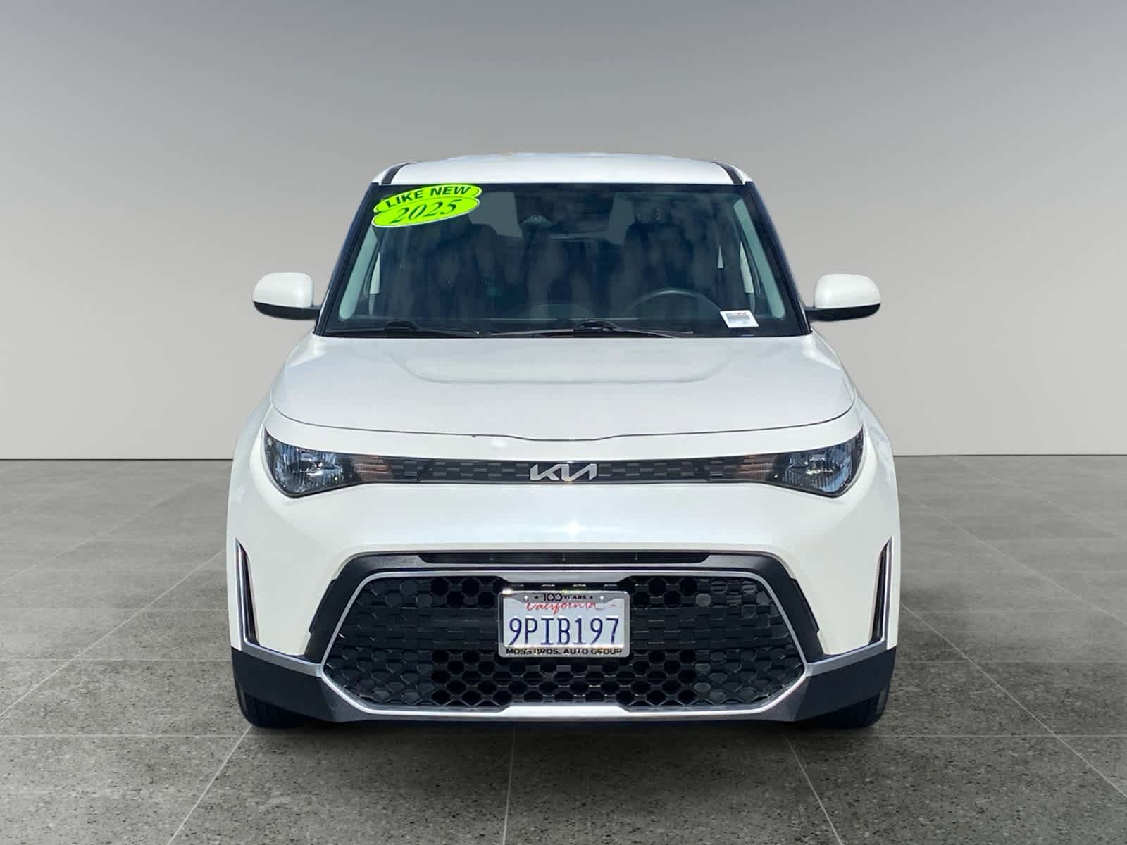 Used 2025 Kia Soul LX image 8