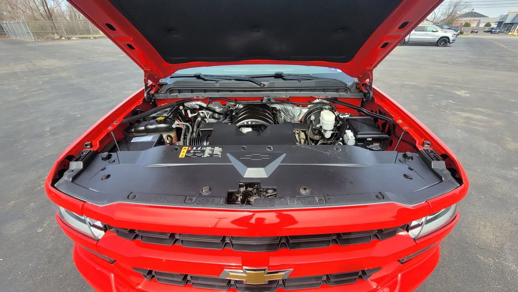 Used 2018 Chevrolet Silverado 1500 Custom w/ Custom Convenience Package image 17