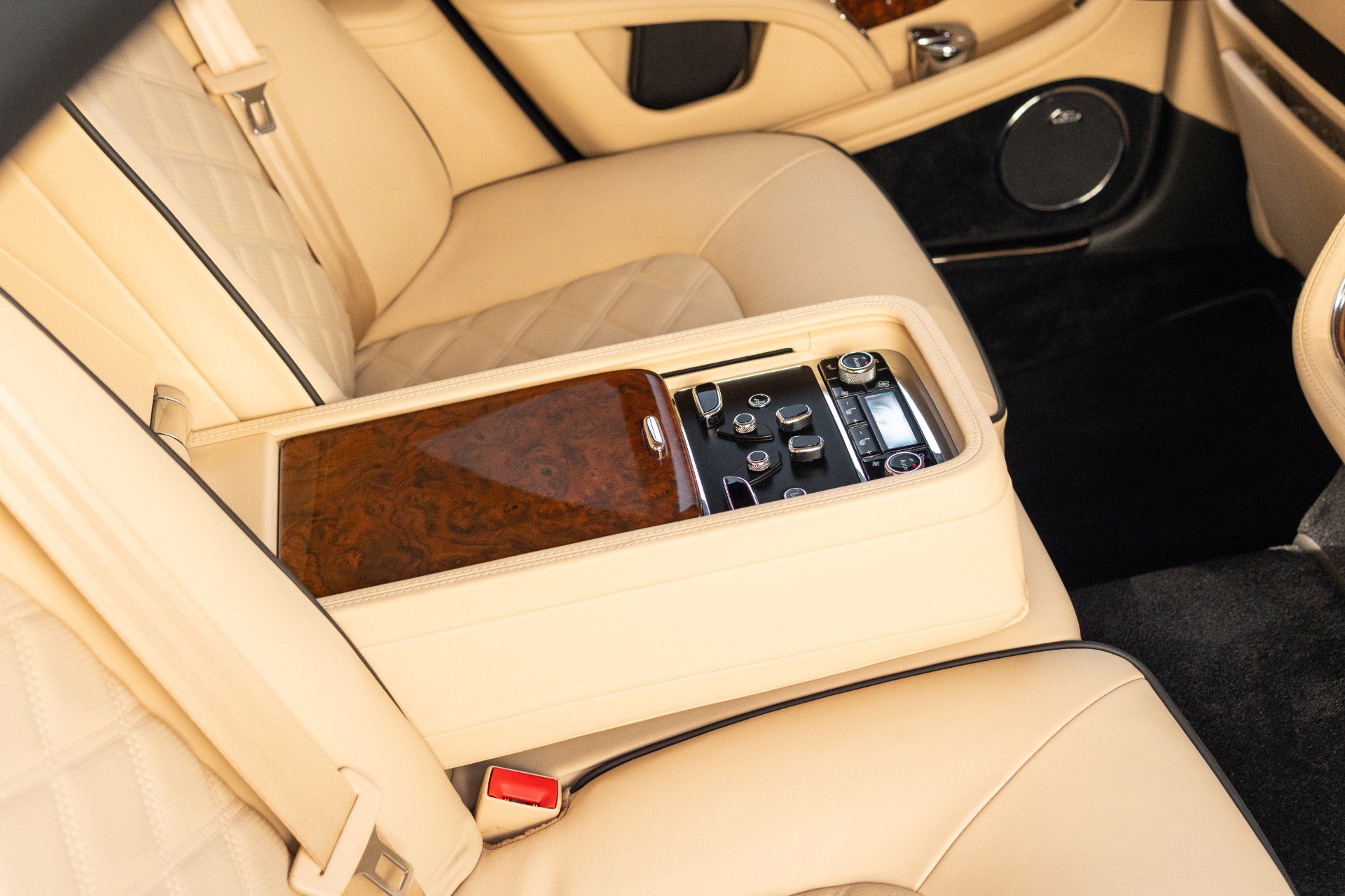 Used 2014 Bentley Mulsanne RWD image 77