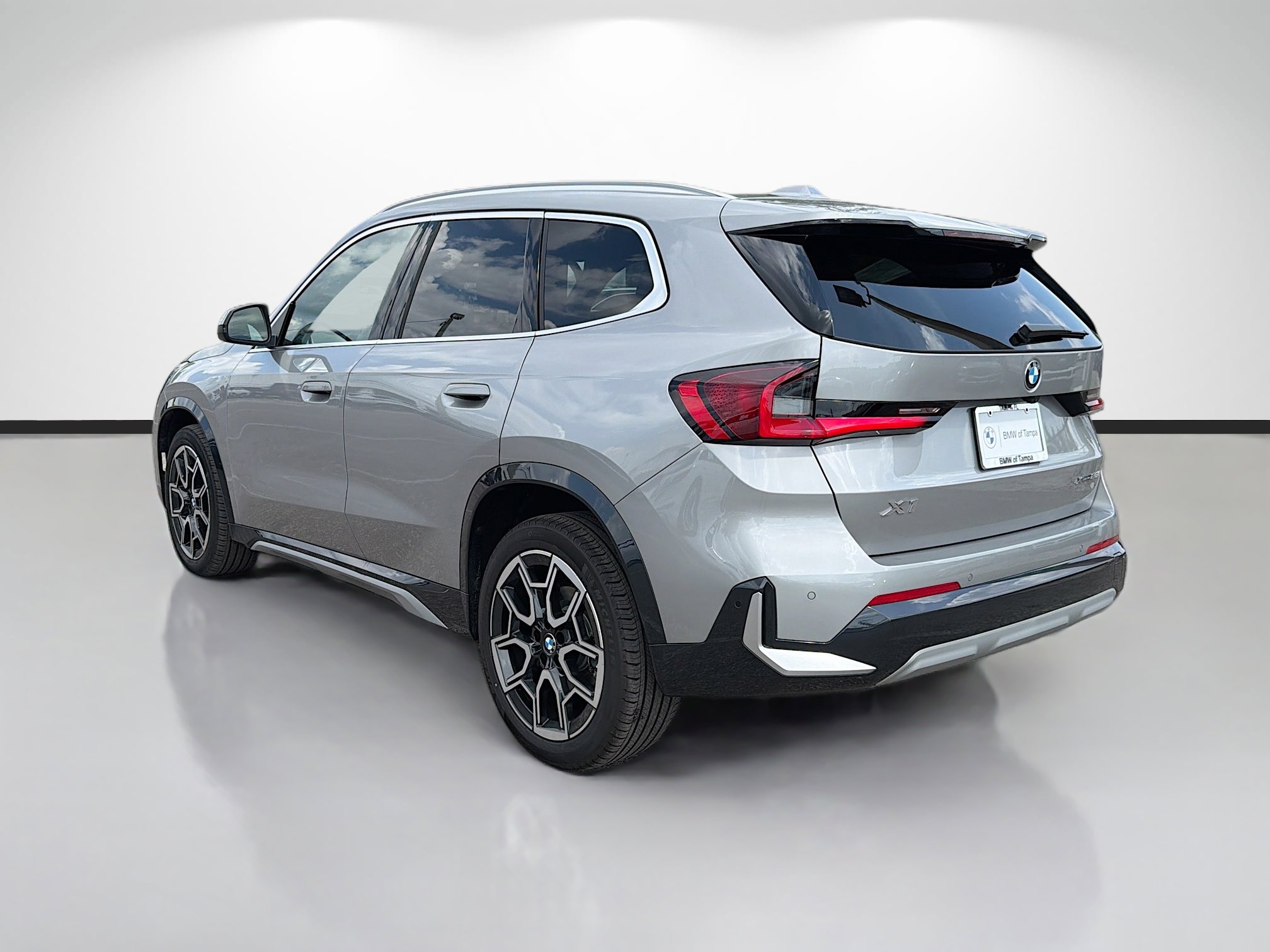 Used 2026 BMW X1 xDrive28i image 5