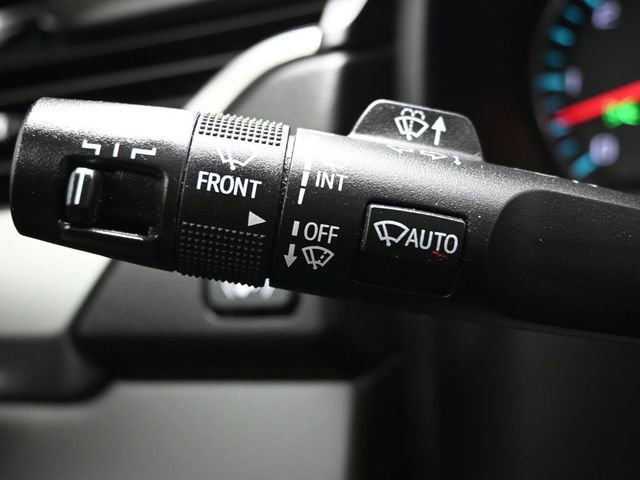 Used 2020 Chevrolet Suburban LS w/ Enhanced Driver Alert Package RWD image 26