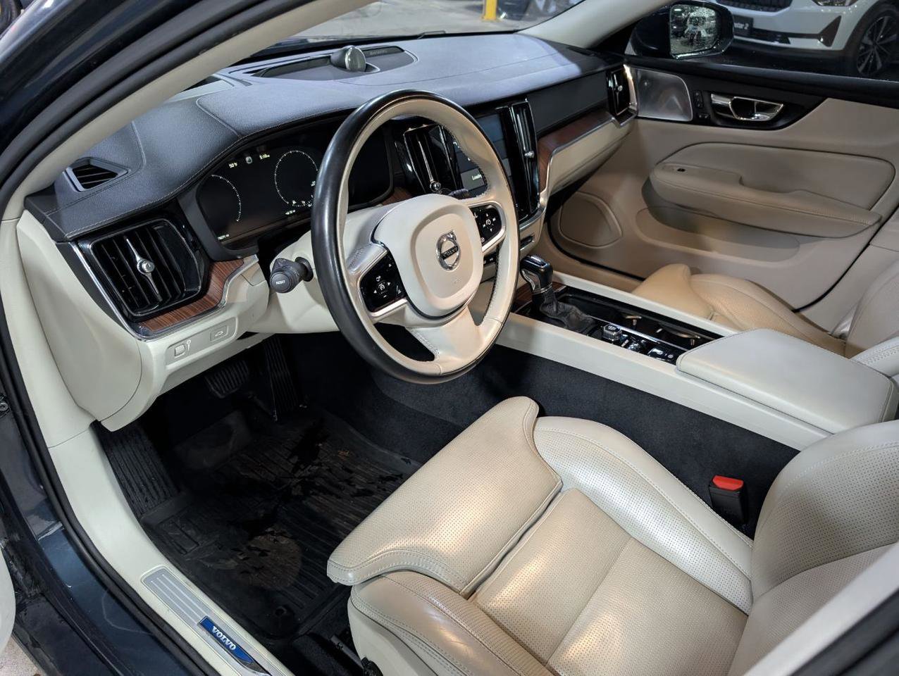 Used 2019 Volvo V60 T6 Inscription AWD/4WD image 9