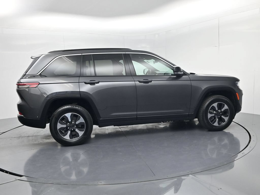 Used 2025 Jeep Grand Cherokee Limited 4xe AWD/4WD image 8