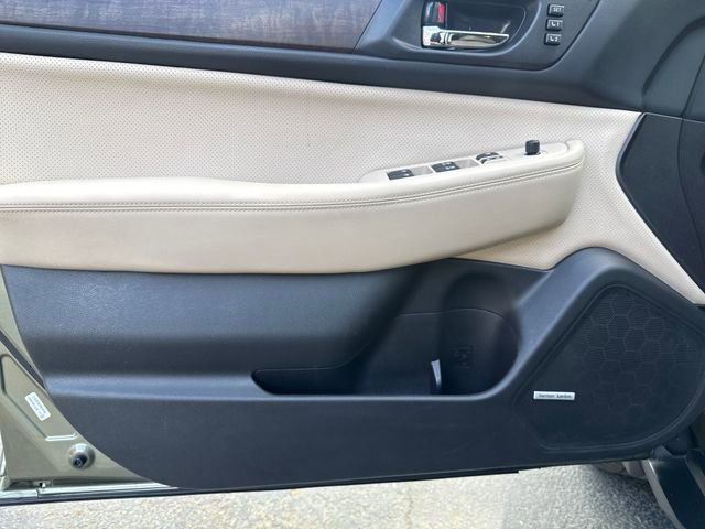 Used 2017 Subaru Outback 2.5i Limited AWD/4WD image 11