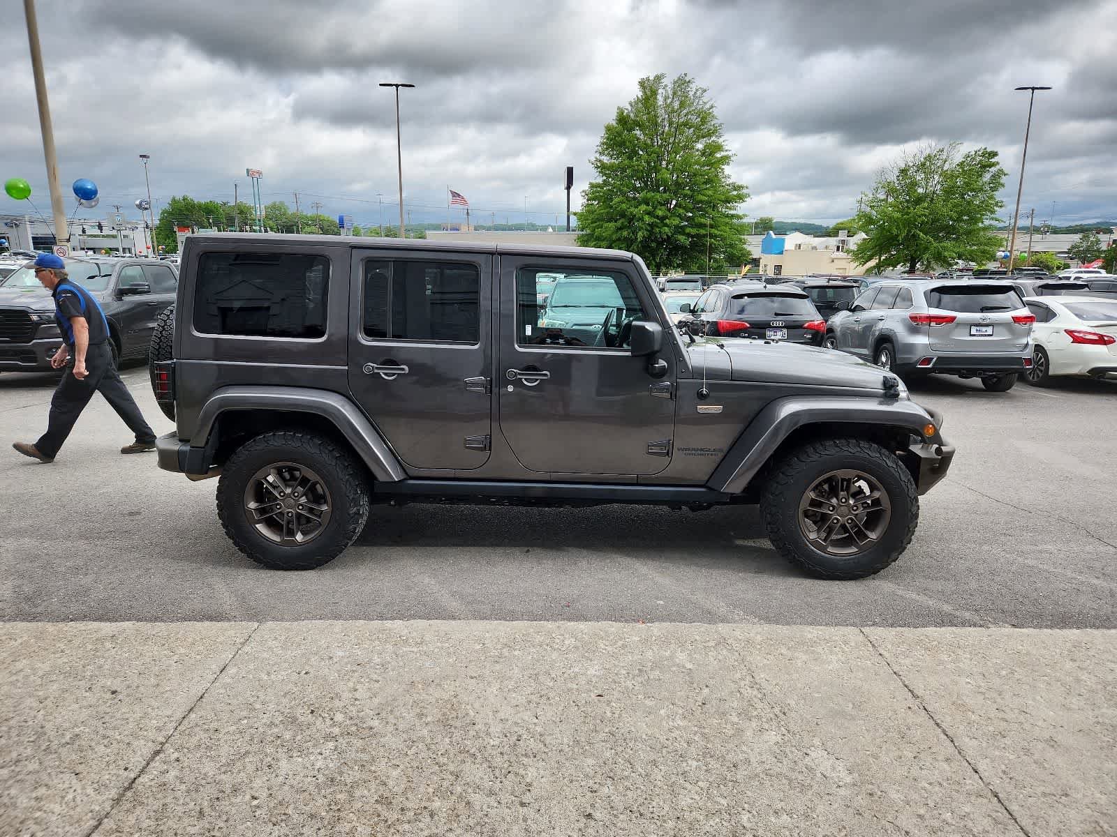 Used 2016 Jeep Wrangler Unlimited Sahara AWD/4WD image 6