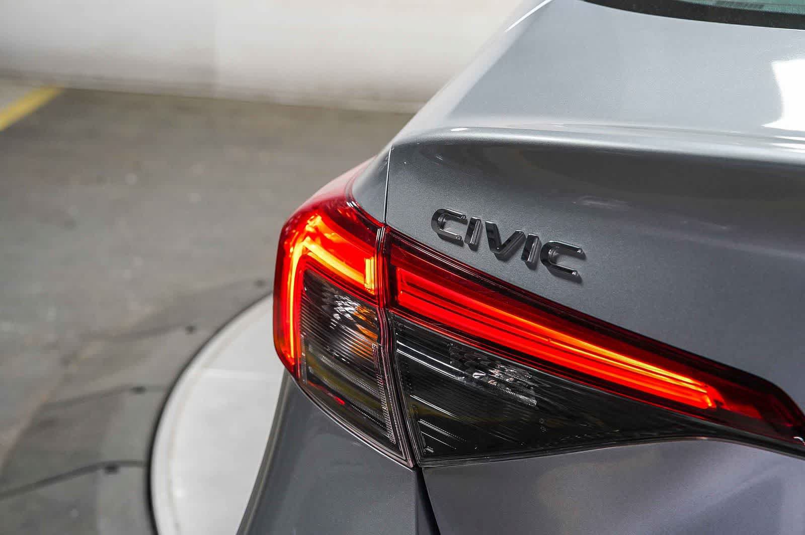 Used 2023 Honda Civic Sport image 11