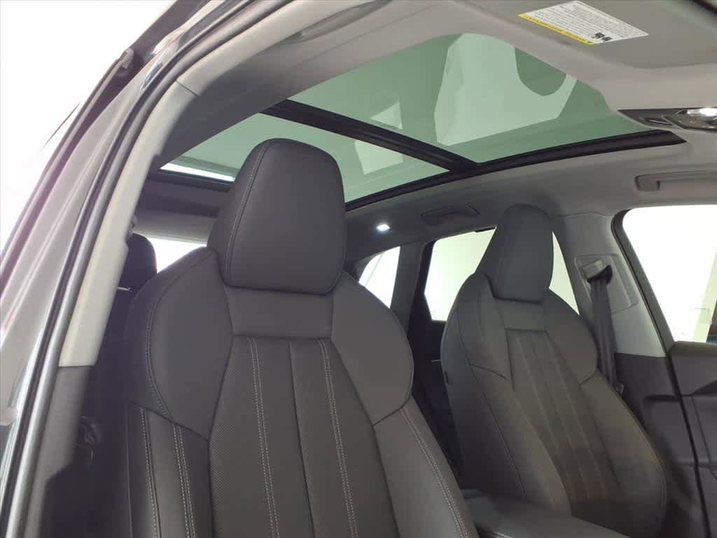Used 2025 Audi Q5 Premium w/ Premium Plus AWD/4WD image 22