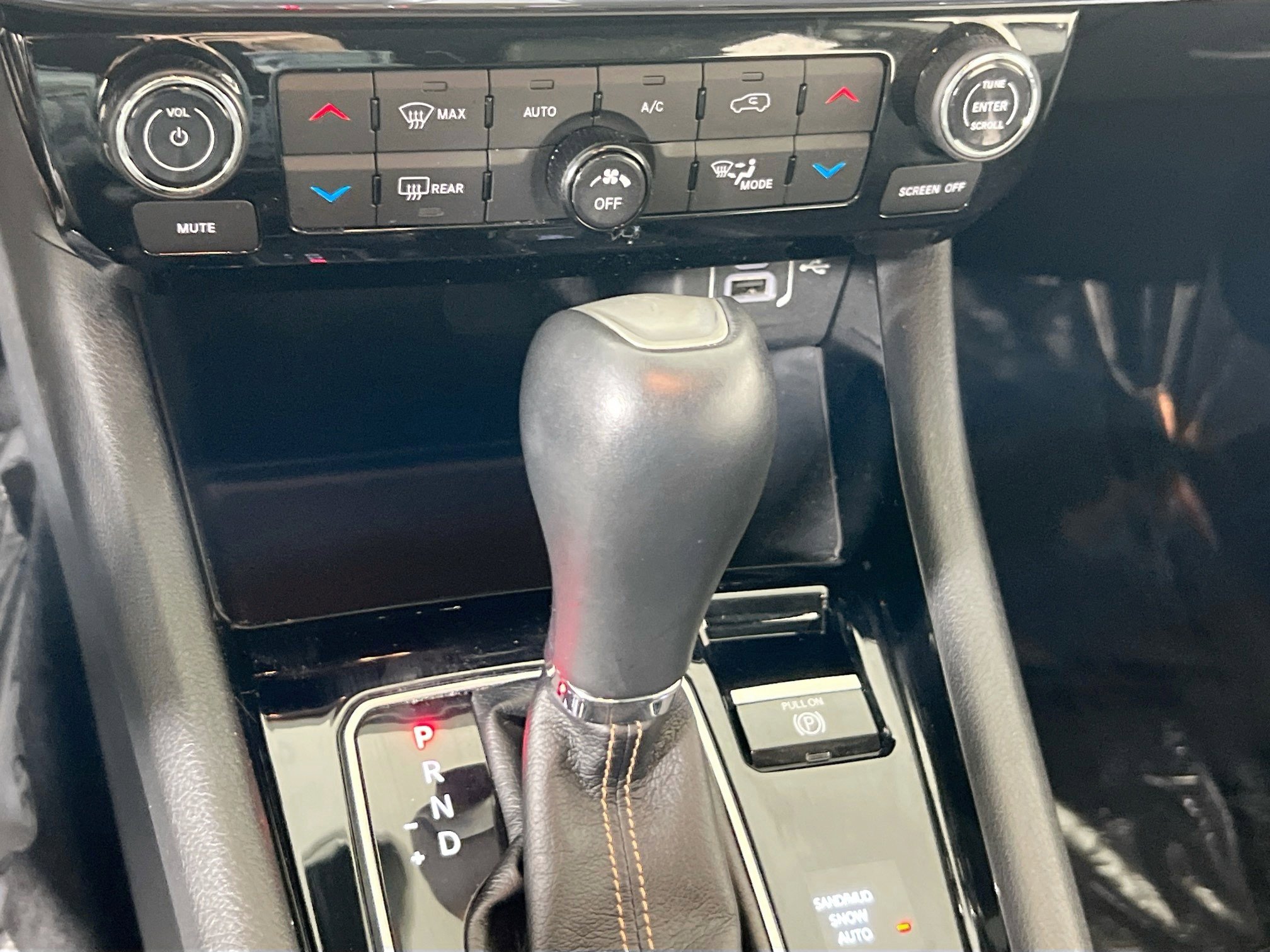 Used 2022 Jeep Compass Limited image 16