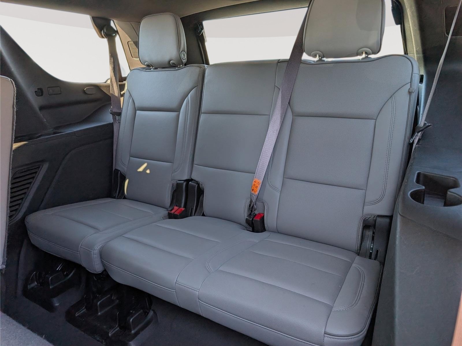 Used 2024 GMC Yukon SLT AWD/4WD image 16