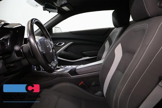 Used 2023 Chevrolet Camaro LT RWD image 10