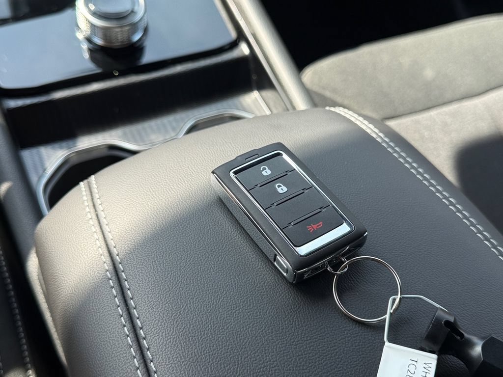 New 2026 Jeep Grand Cherokee Laredo AWD/4WD image 28