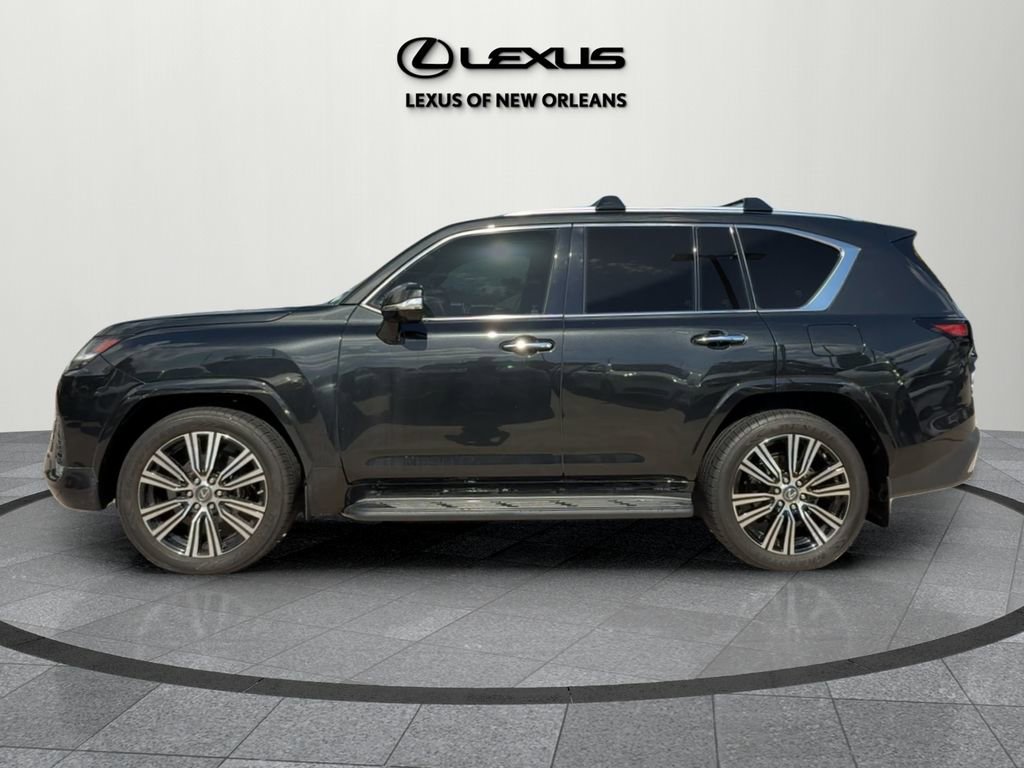 Used 2022 Lexus LX 600 4WD w/ Luxury Package image 4