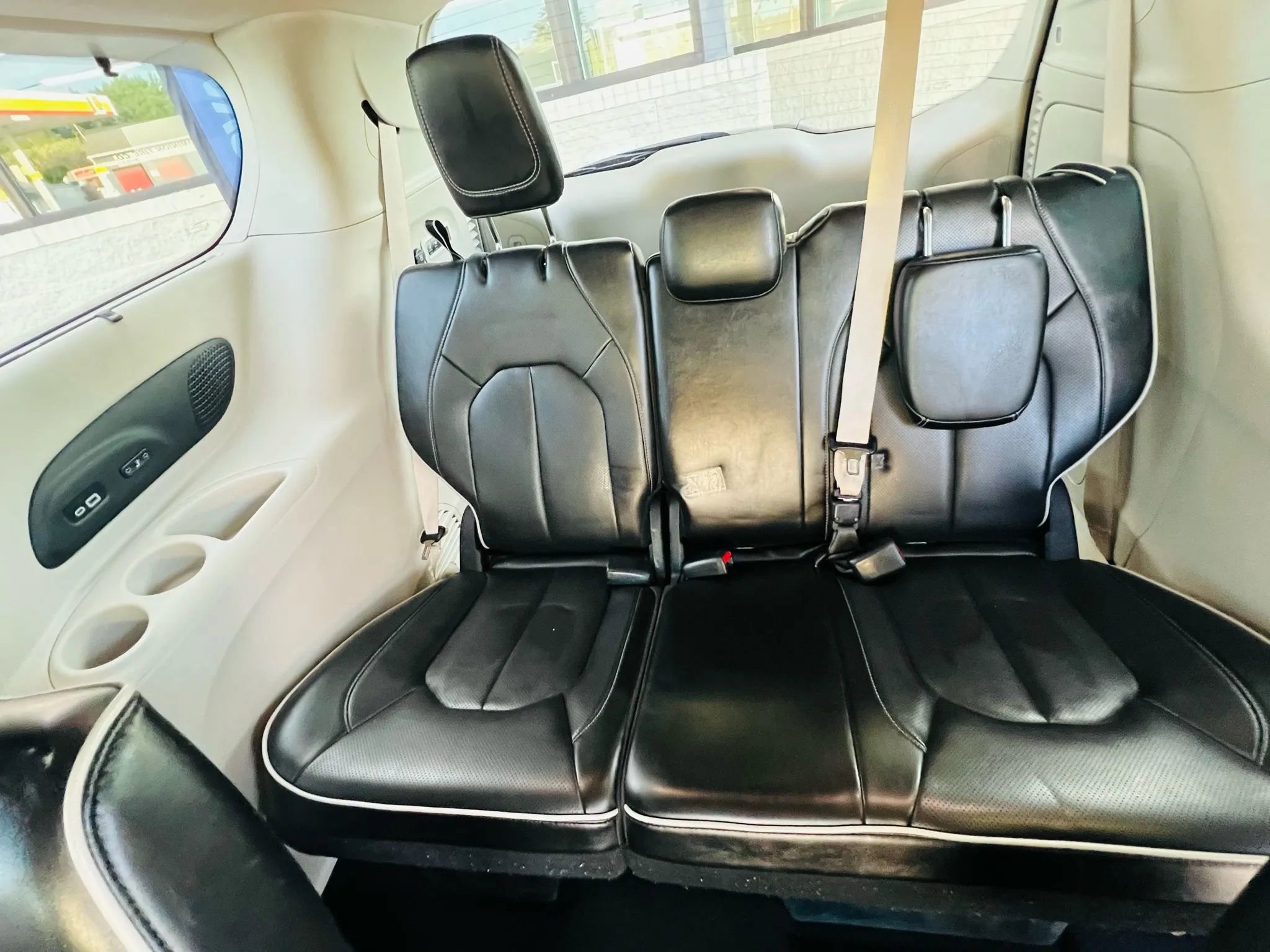 Used 2022 Chrysler Pacifica Limited image 13