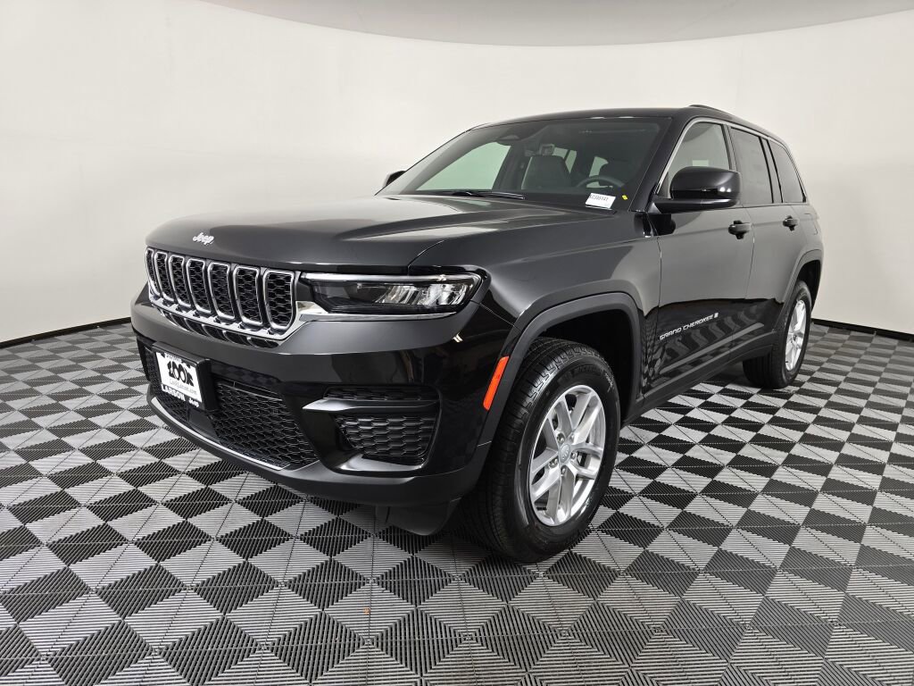 New 2025 Jeep Grand Cherokee Laredo X w/ Trailer Tow Package image 8