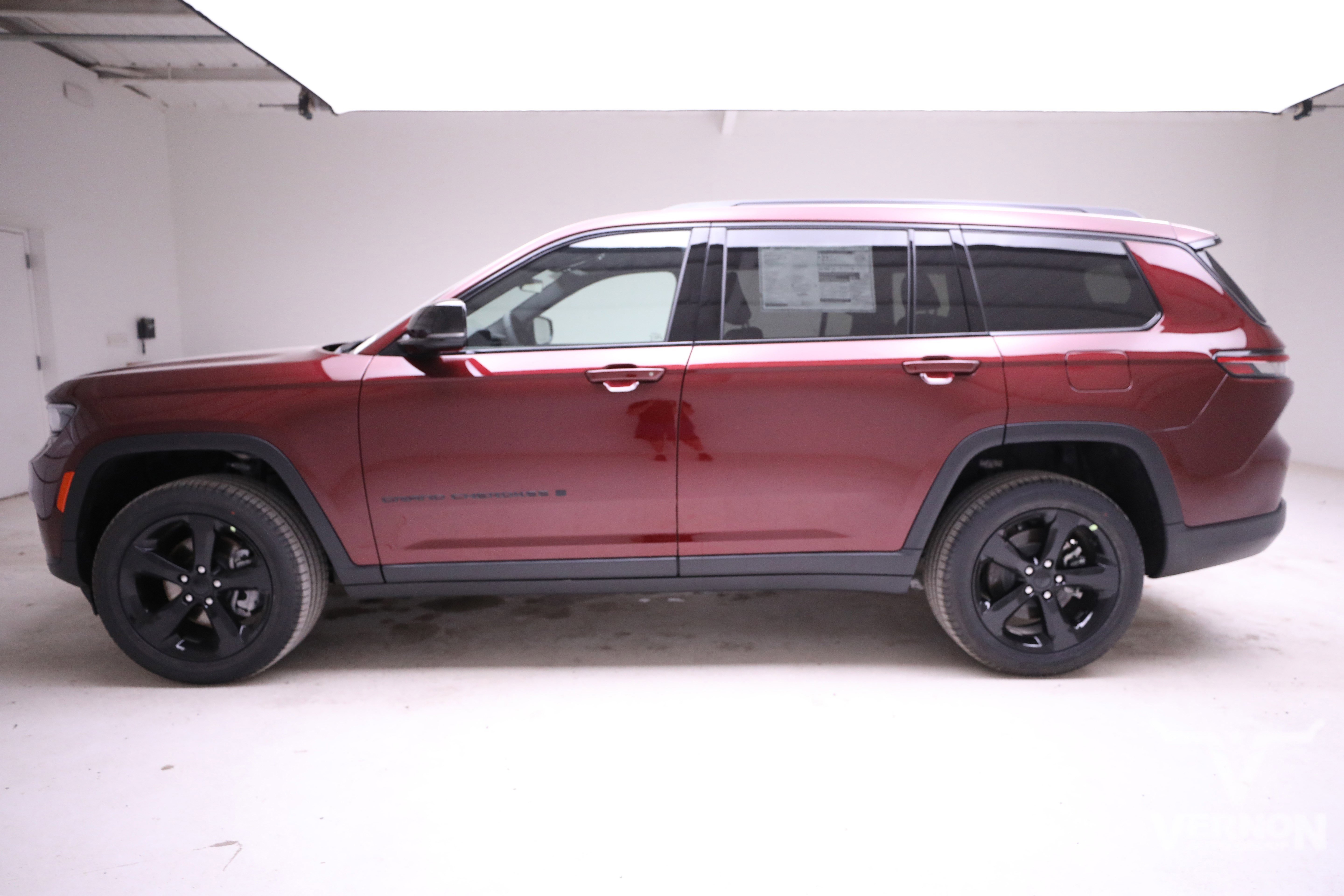 New 2025 Jeep Grand Cherokee L Limited w/ Black Appearance Package image 2