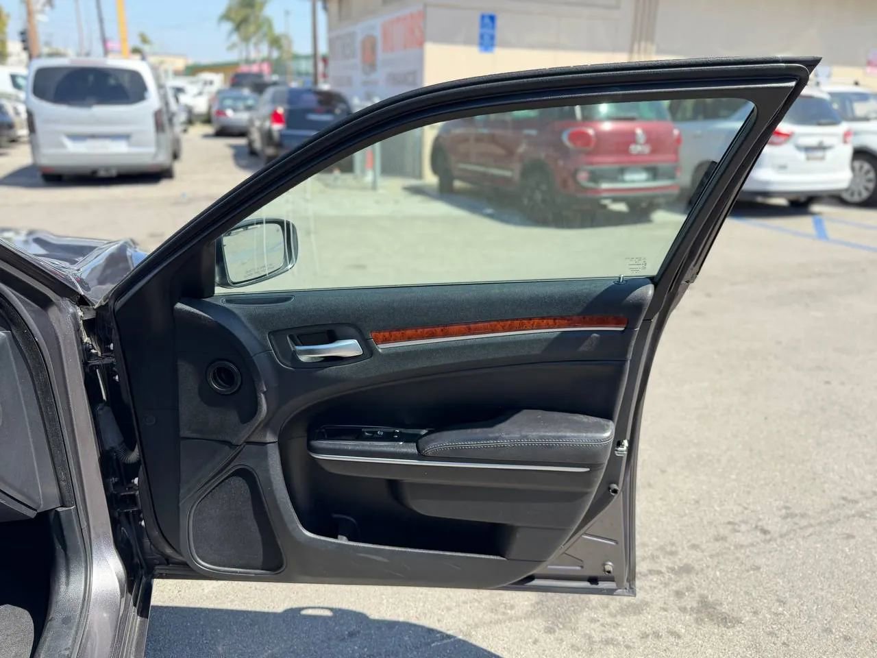 Used 2014 Chrysler 300 Limited RWD image 33