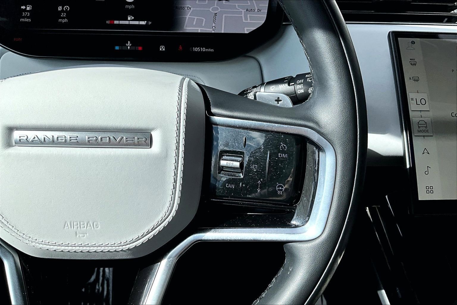 Used 2025 Land Rover Range Rover Sport image 19