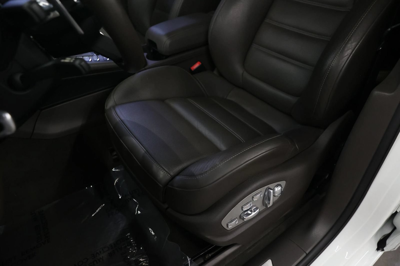 Used 2020 Porsche Macan Turbo AWD/4WD image 14