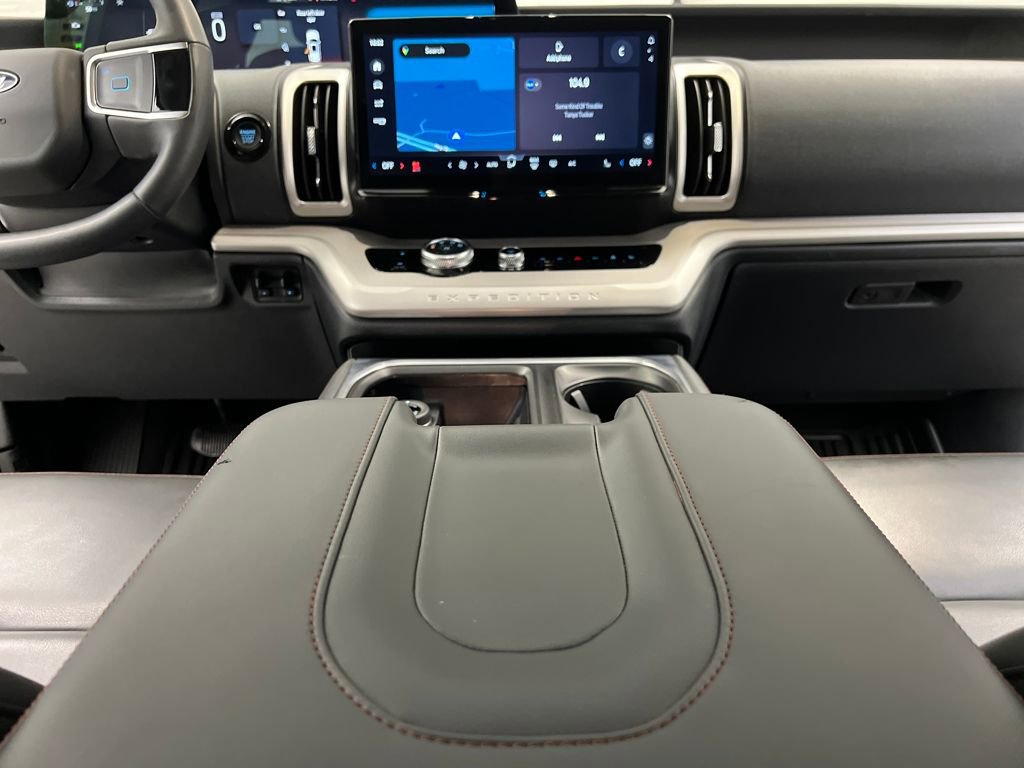 Used 2025 Ford Expedition Active image 48
