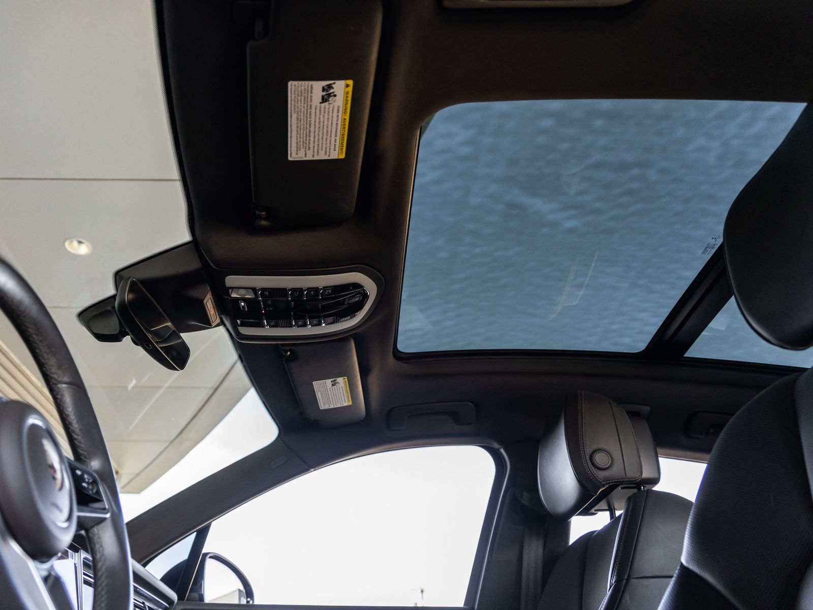 Certified 2021 Porsche Macan AWD/4WD image 21