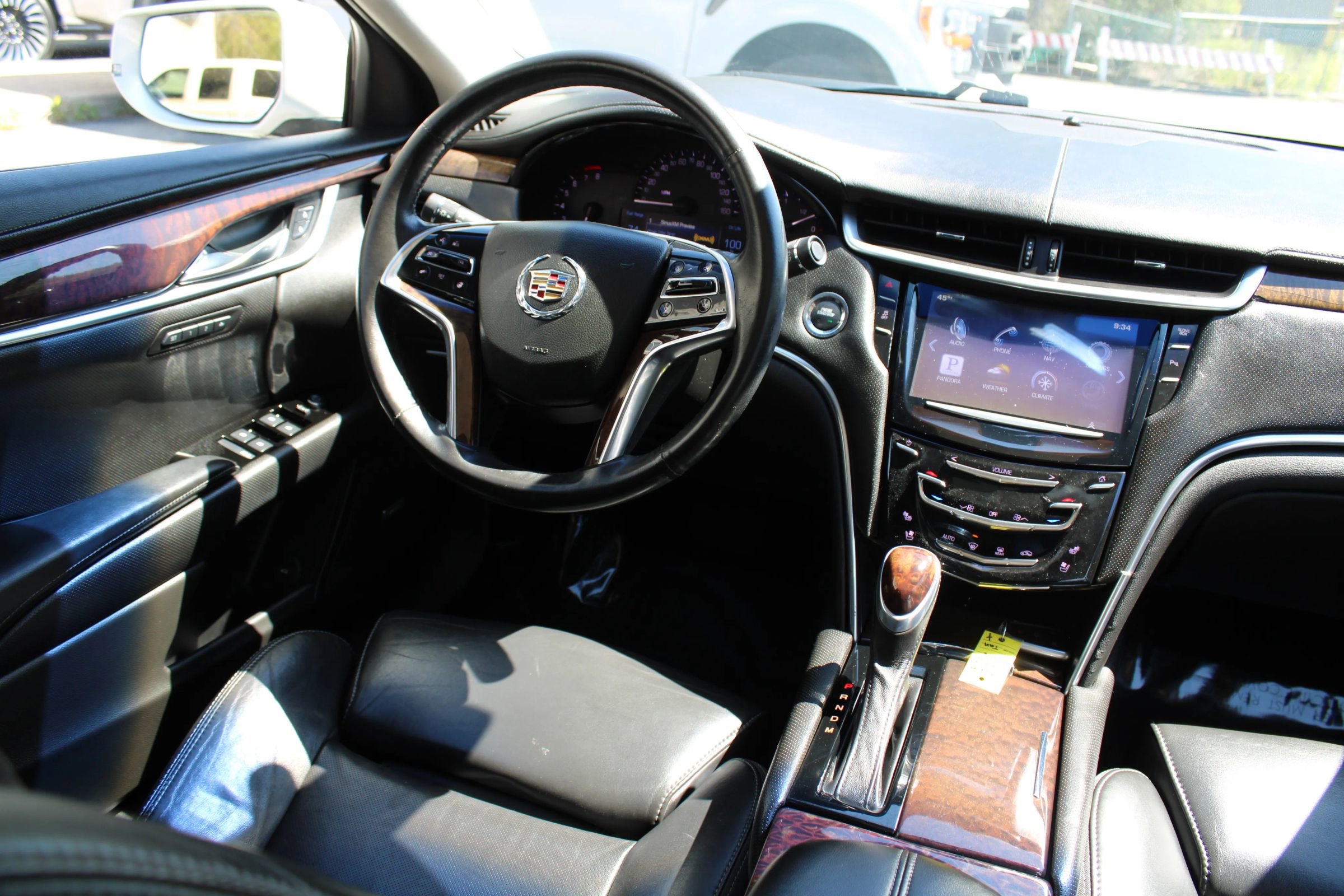 Used 2013 Cadillac XTS Luxury image 11