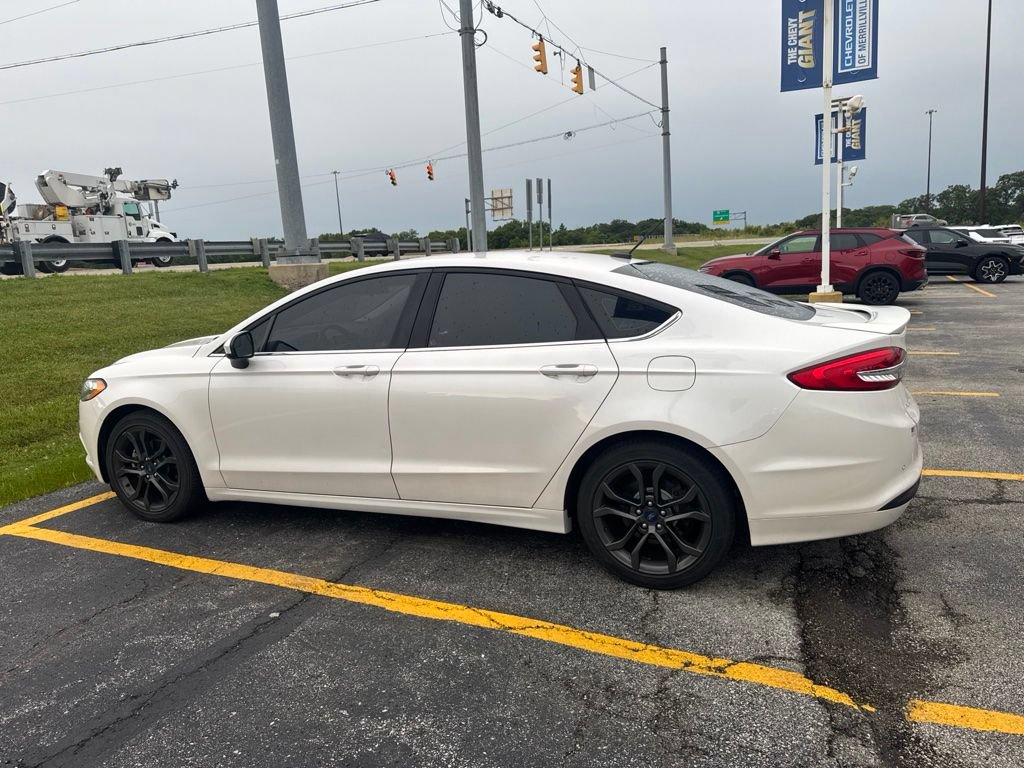 Used 2018 Ford Fusion SE w/ Equipment Group 201A FWD image 5