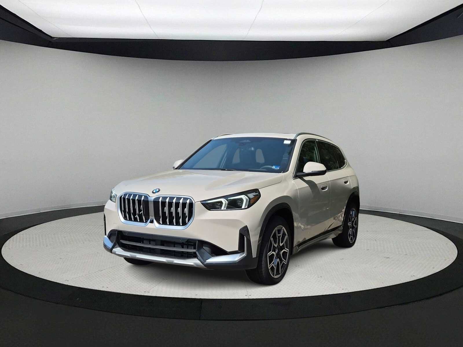 New 2027 BMW X1 xDrive28i AWD/4WD image 4