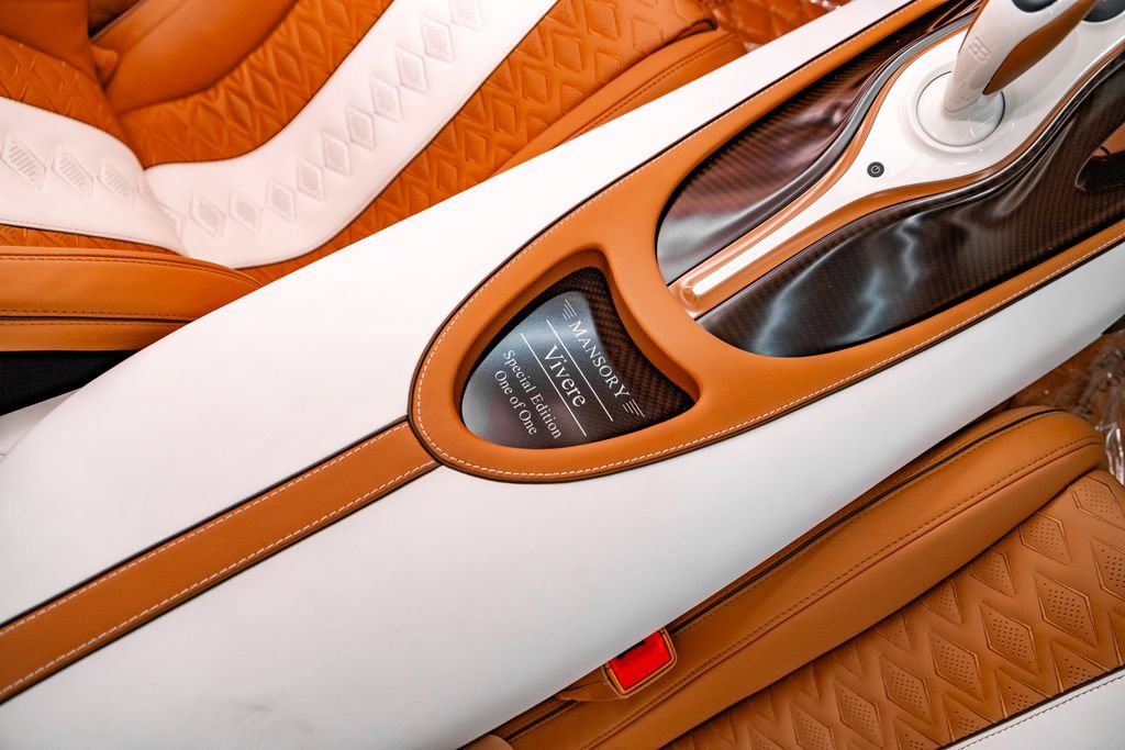 Used 2020 Bugatti Chiron AWD/4WD image 17