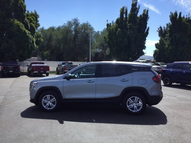 Used 2024 GMC Terrain SLE image 7