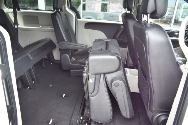 Used 2019 Dodge Grand Caravan SXT FWD image 38